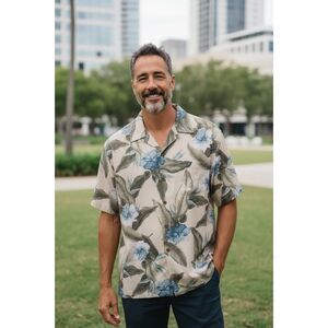 Tommy  Bahama Mens 100% Silk Shirt Floral Blue Beige Green Short Sleeve Sz XL